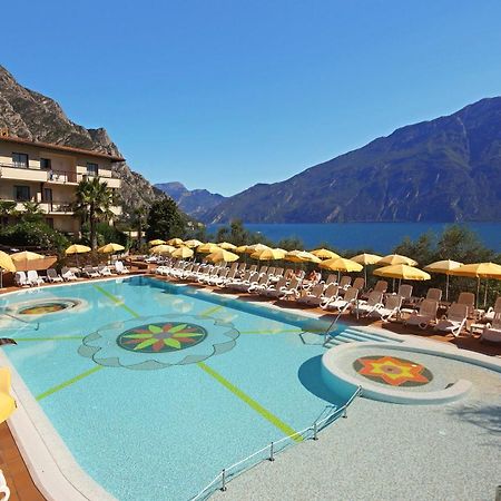 Hotel Ilma Lake Garda Resort ลีโมเนซุลการ์ดา ภายนอก รูปภาพ