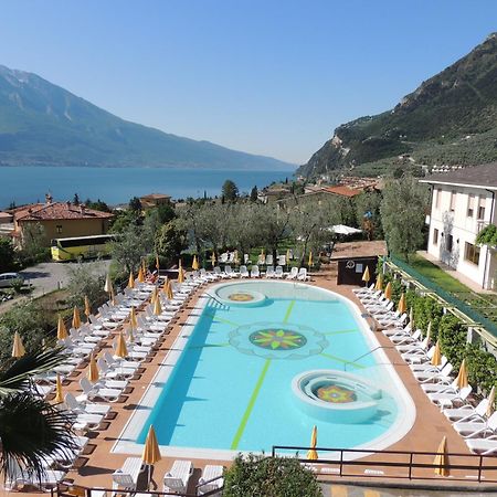 Hotel Ilma Lake Garda Resort ลีโมเนซุลการ์ดา ภายนอก รูปภาพ