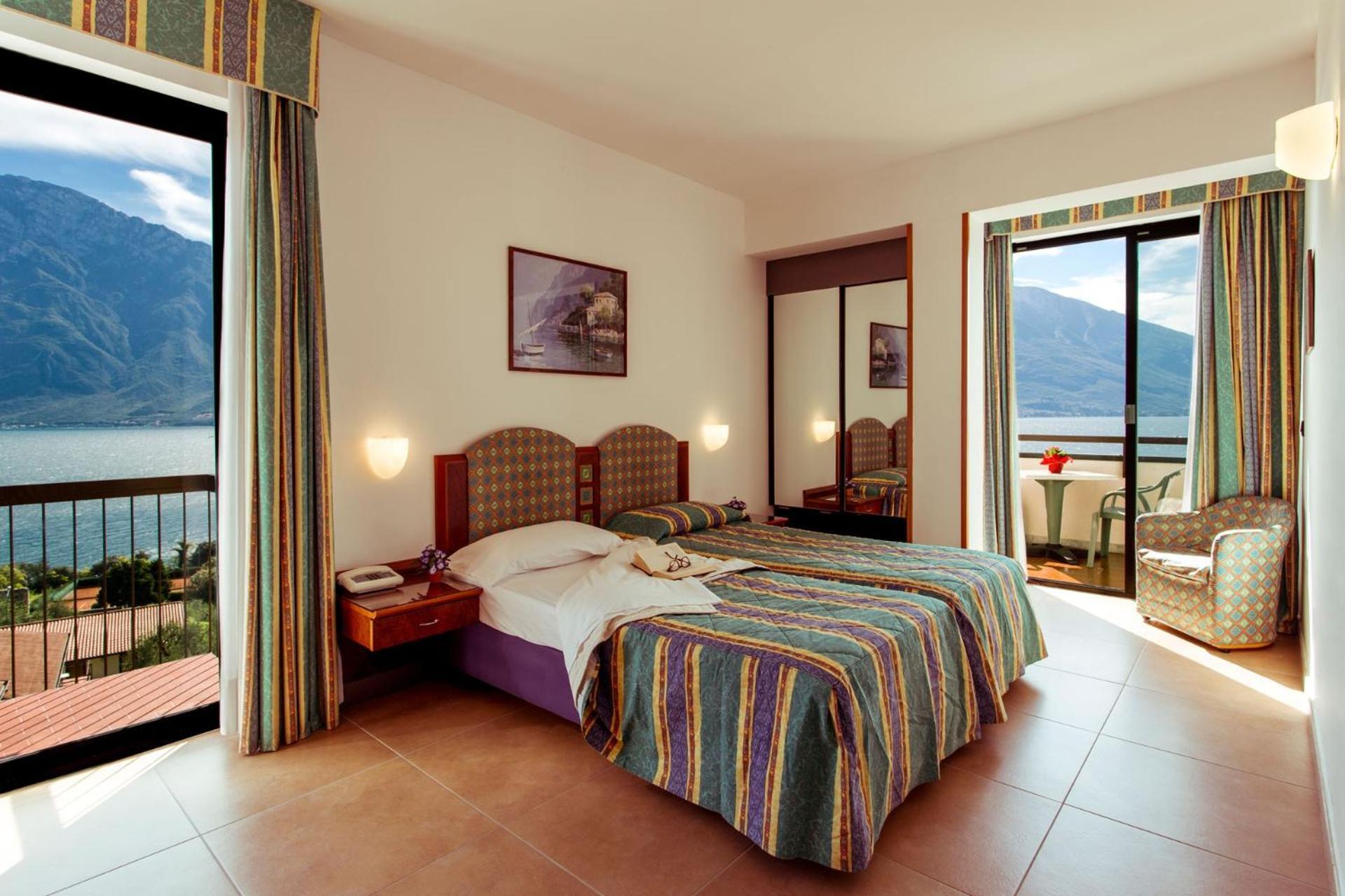 Hotel Ilma Lake Garda Resort ลีโมเนซุลการ์ดา ภายนอก รูปภาพ