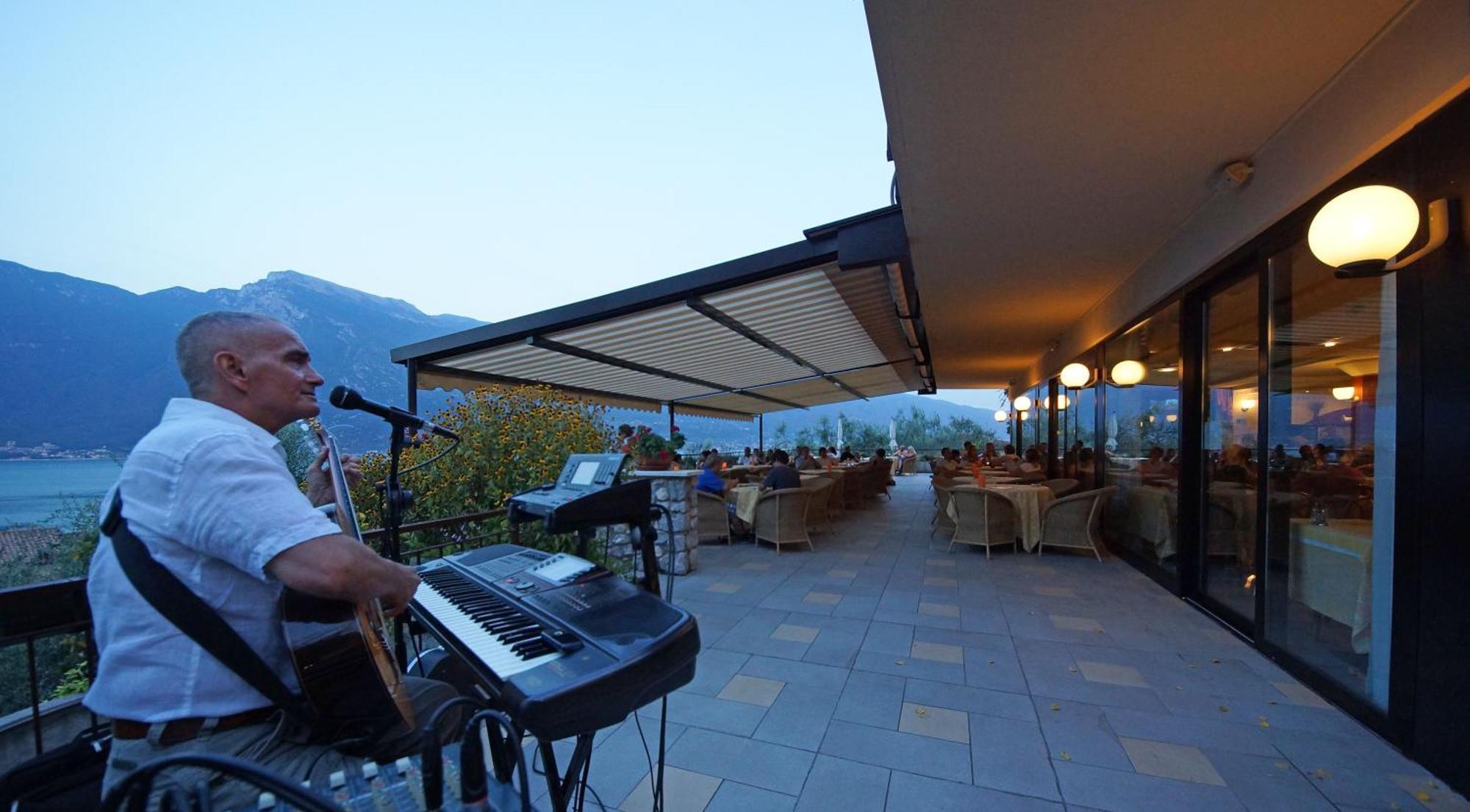 Hotel Ilma Lake Garda Resort ลีโมเนซุลการ์ดา ภายนอก รูปภาพ