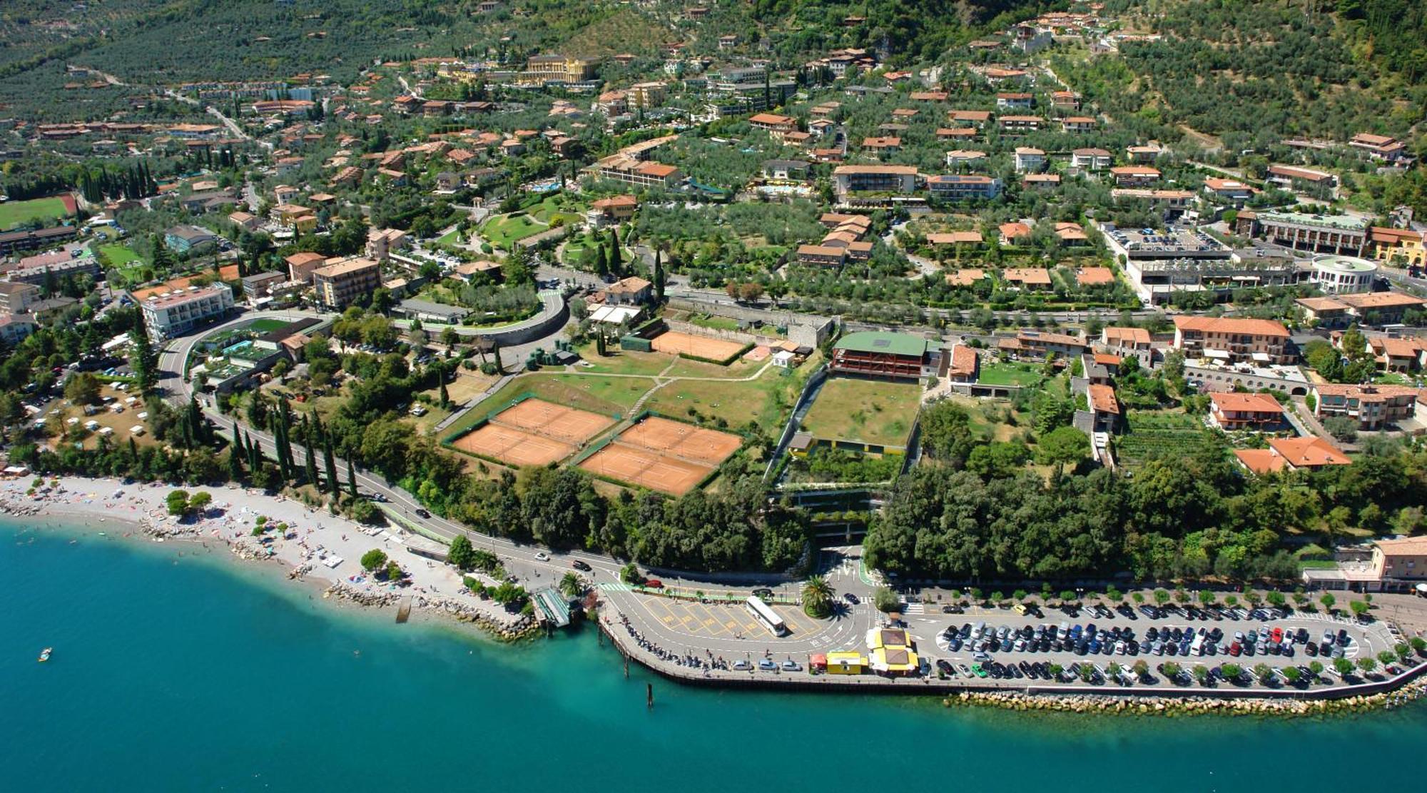 Hotel Ilma Lake Garda Resort ลีโมเนซุลการ์ดา ภายนอก รูปภาพ