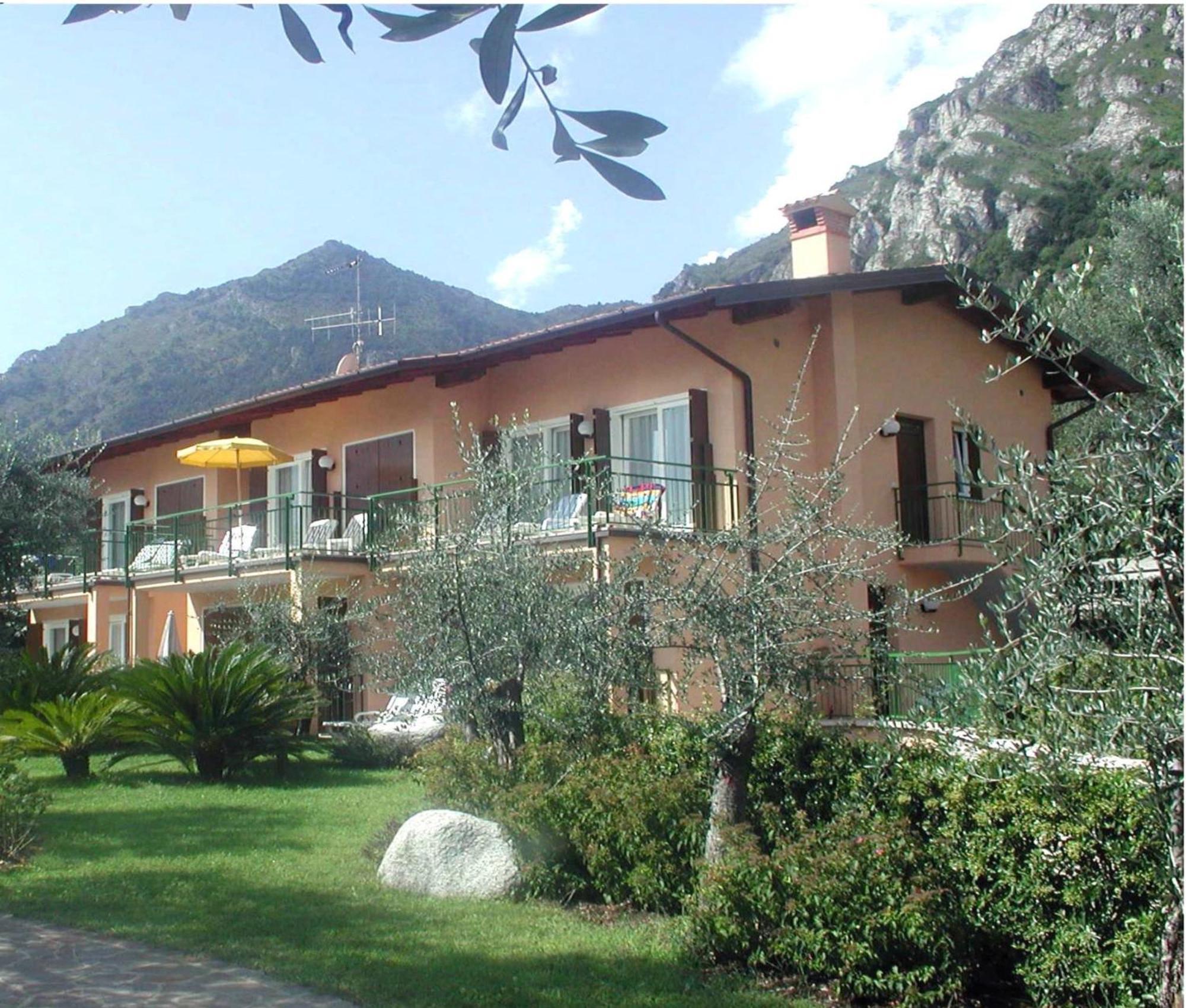 Hotel Ilma Lake Garda Resort ลีโมเนซุลการ์ดา ภายนอก รูปภาพ