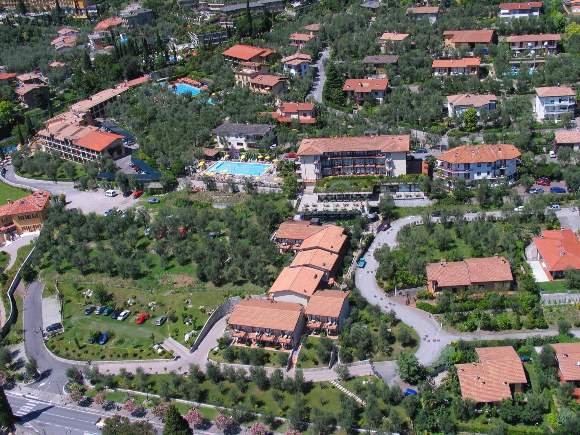 Hotel Ilma Lake Garda Resort ลีโมเนซุลการ์ดา ภายนอก รูปภาพ