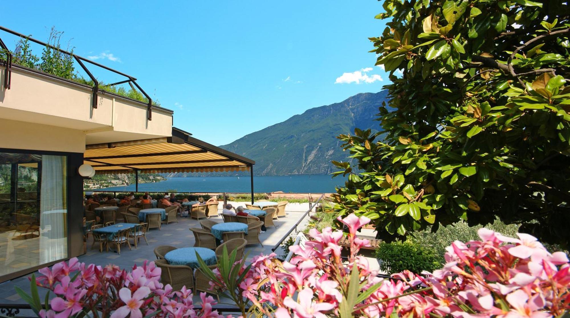 Hotel Ilma Lake Garda Resort ลีโมเนซุลการ์ดา ภายนอก รูปภาพ