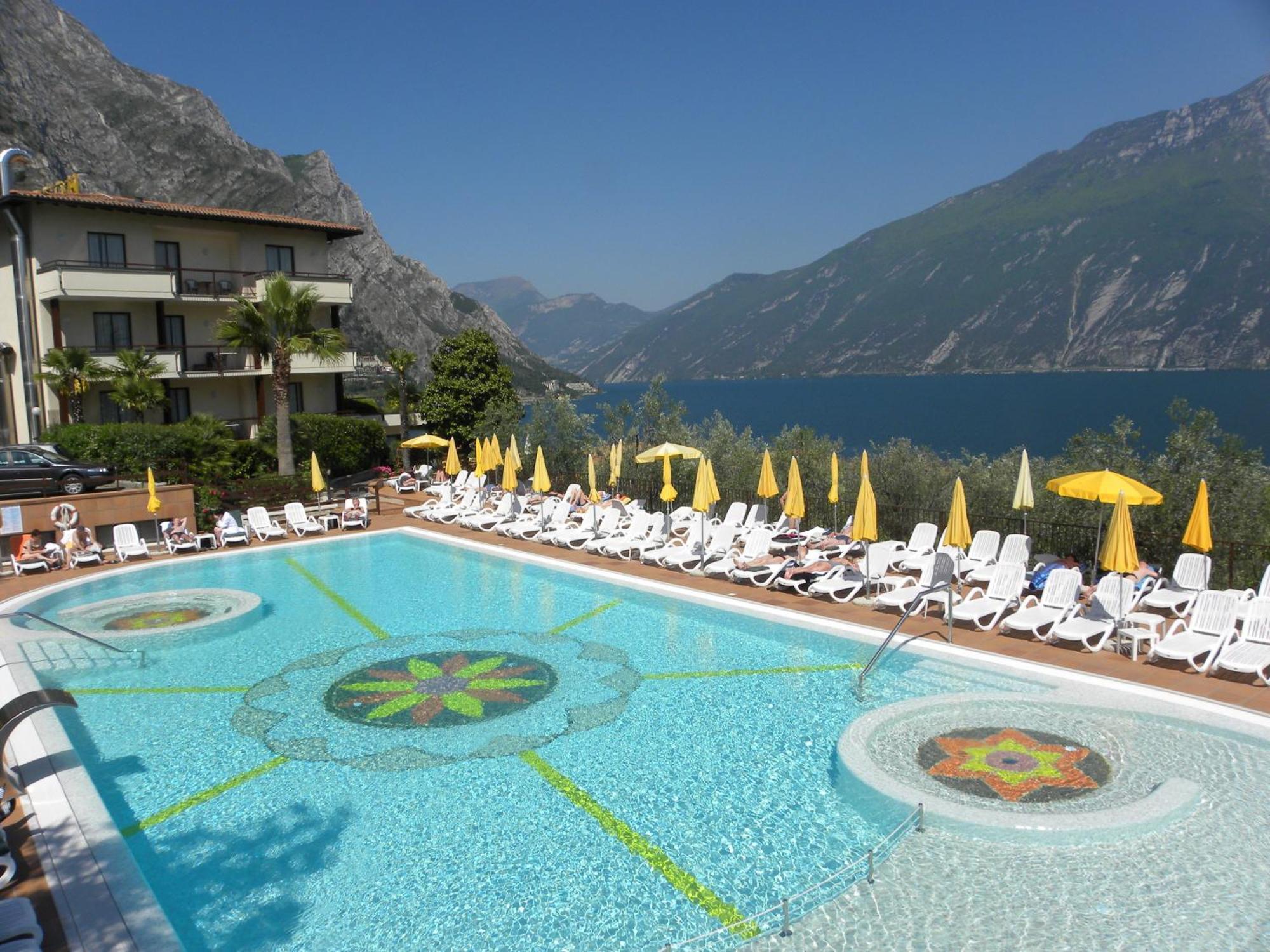 Hotel Ilma Lake Garda Resort ลีโมเนซุลการ์ดา ภายนอก รูปภาพ