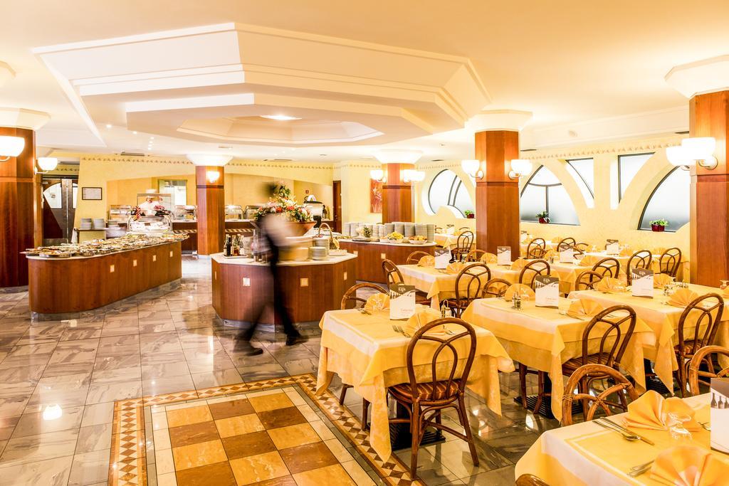 Hotel Ilma Lake Garda Resort ลีโมเนซุลการ์ดา ภายนอก รูปภาพ