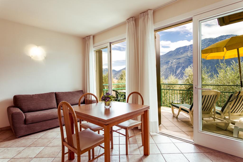 Hotel Ilma Lake Garda Resort ลีโมเนซุลการ์ดา ภายนอก รูปภาพ