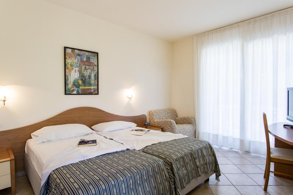 Hotel Ilma Lake Garda Resort ลีโมเนซุลการ์ดา ภายนอก รูปภาพ