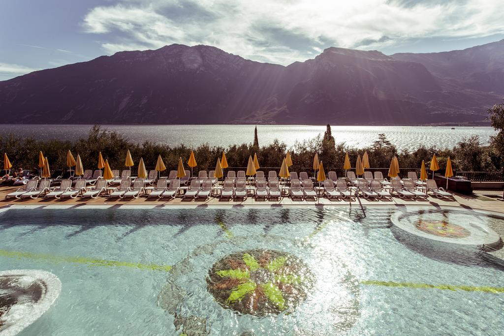 Hotel Ilma Lake Garda Resort ลีโมเนซุลการ์ดา ภายนอก รูปภาพ
